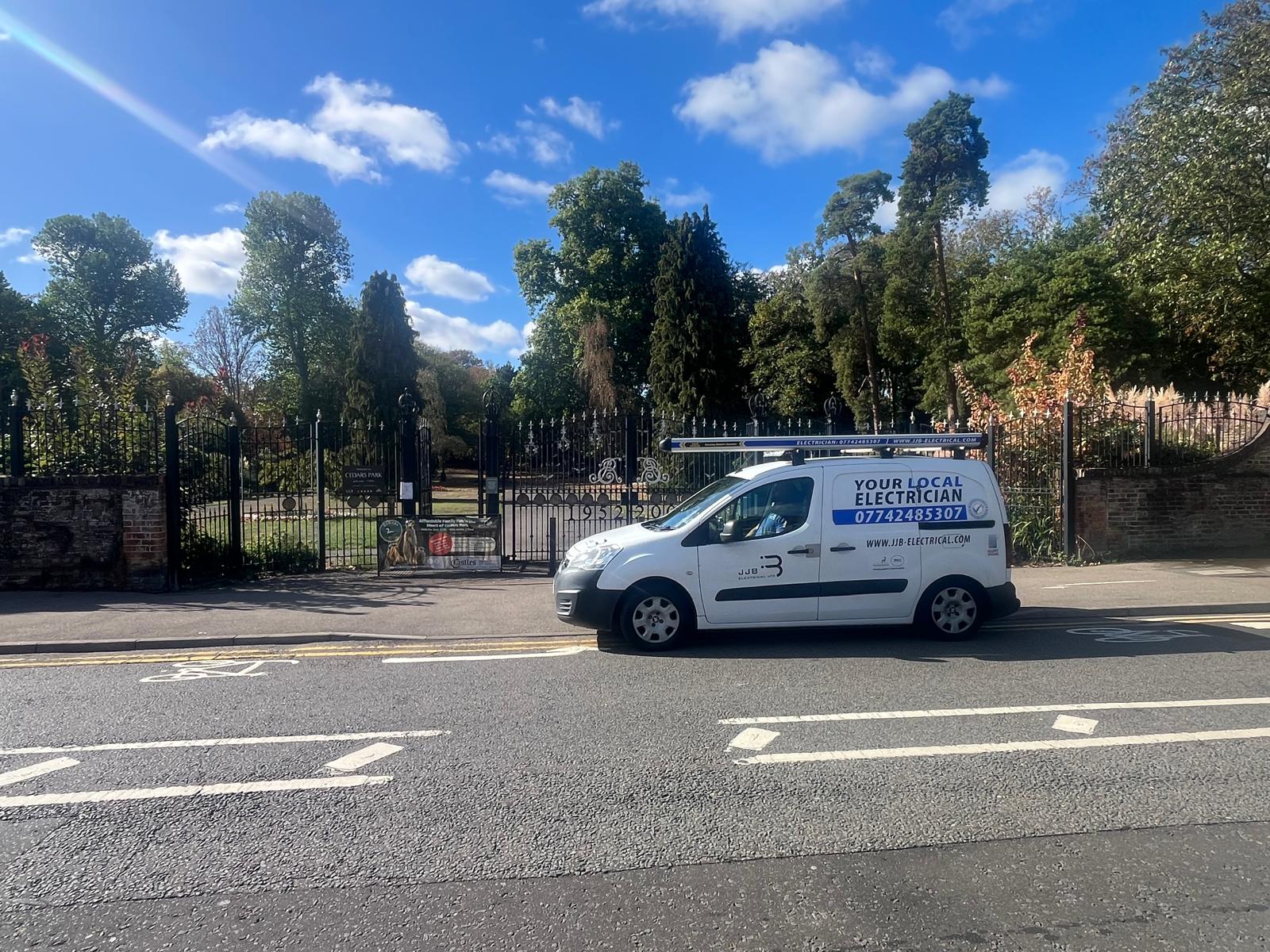 Trusted Electrician in Theobalds