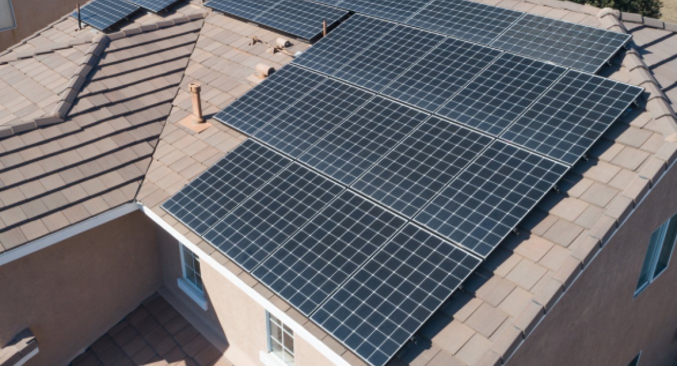 Can Solar Panels Help You Avoid Peak Rates in Waltham Abbey?